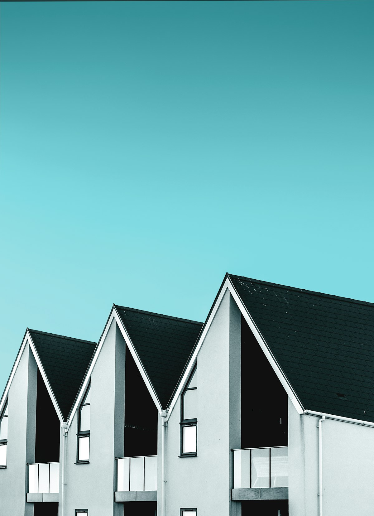 Exterior roof line view